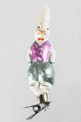 Ёлочная игрушка «Заяц в костюме» (прищепка). СССР, 1950-е.